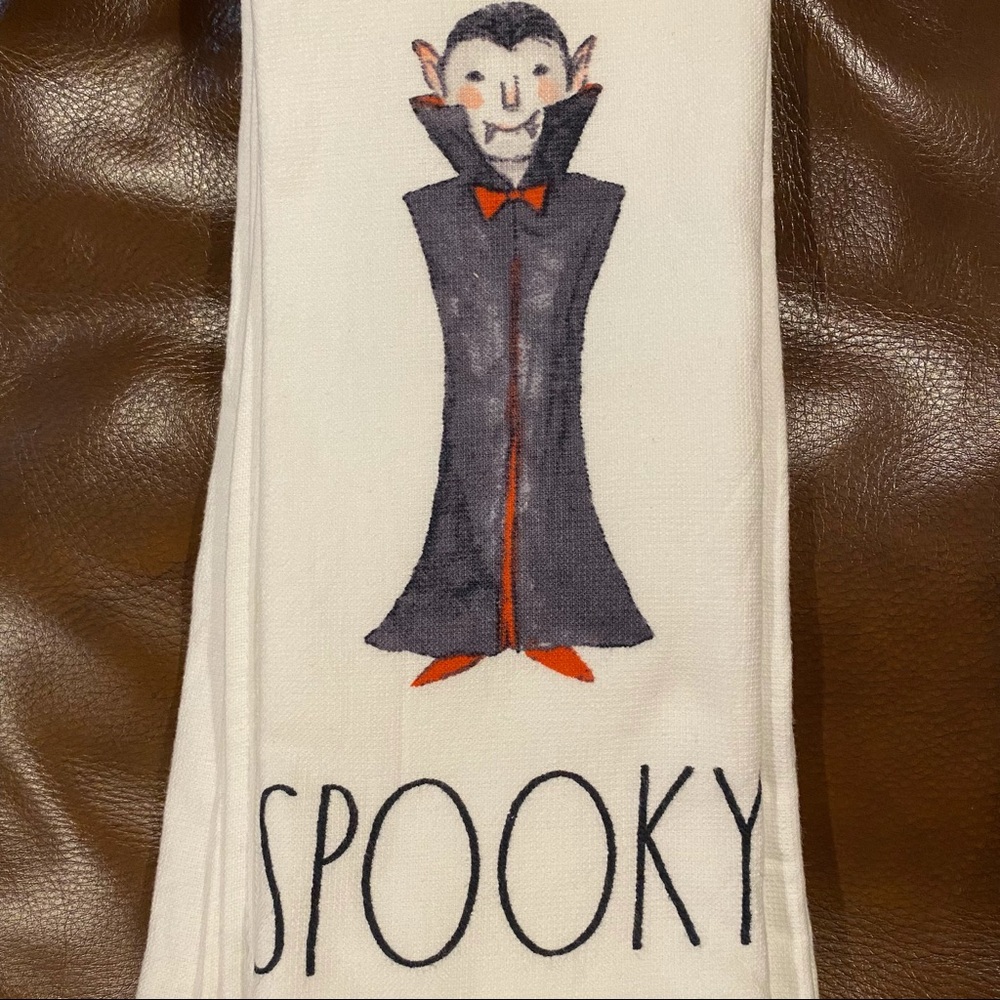 Rae Dunn BOO Ghost & SPOOKY Dracula Halloween Towel Set NEW!! - Picture 3 of 3